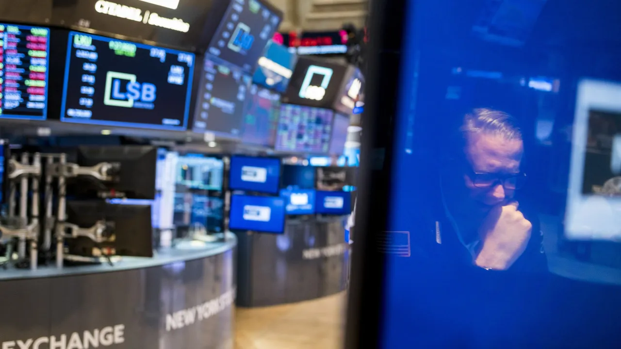 Wall Street closes higher driven by employment in the US