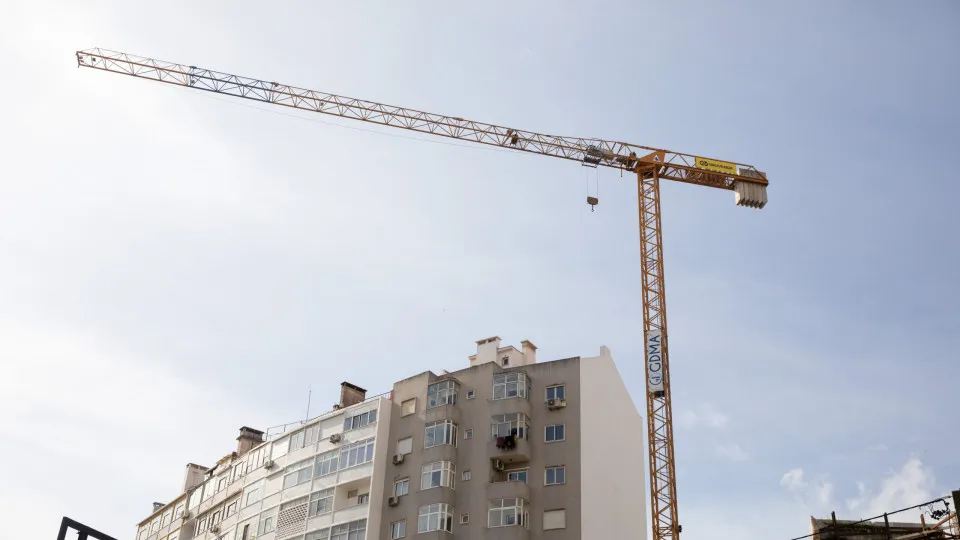 1.969 million tons: Cement consumption falls 2.2% until June