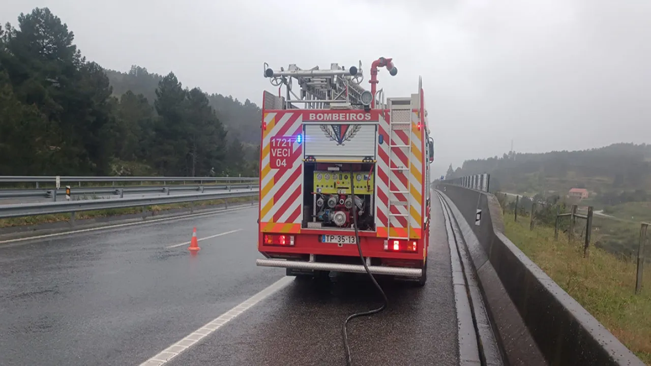 A24 between Chaves and Vila Real remains restricted. There is only one lane open.