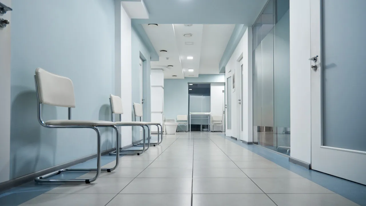 After criticism, APHP says it is "available" to work with unions