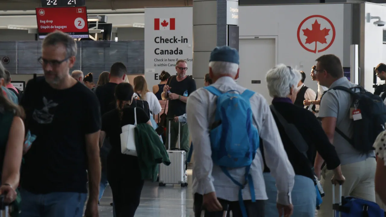 Air Canada suspends the resumption of flights announced for today