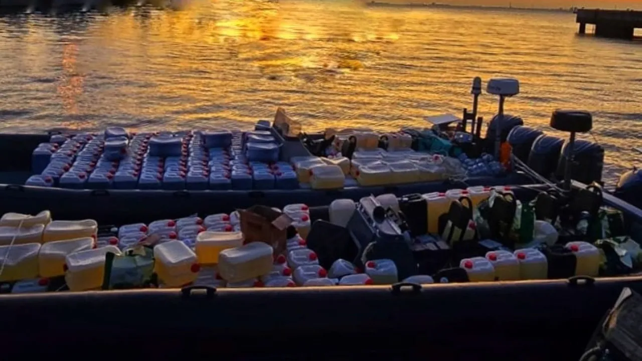 AMN seizes 2 'narcolanchas' with 22 tons of fuel on the Tagus