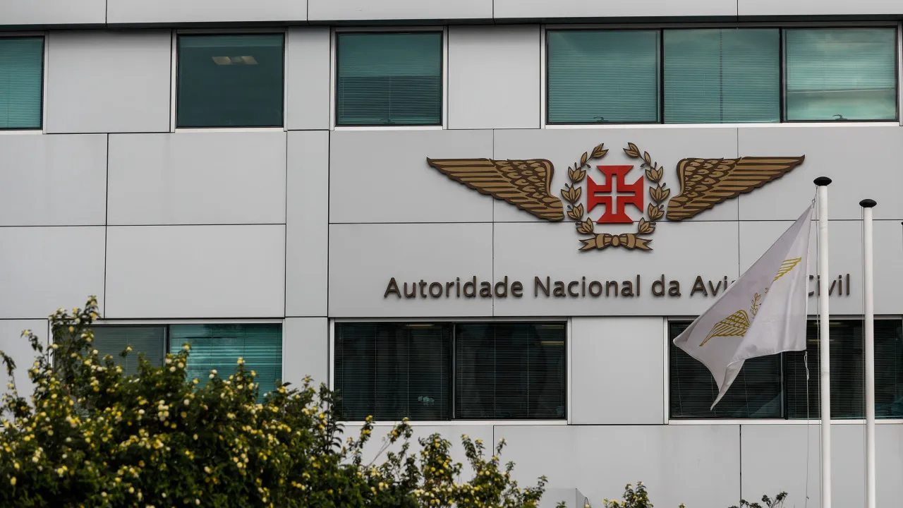 ANAC imposed 1.98 million in fines for flights outside of authorized times.