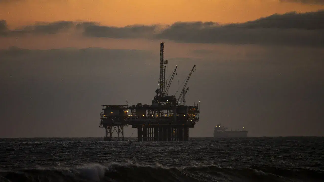 Angola produces less than 1 million barrels per day for the first time since 2023