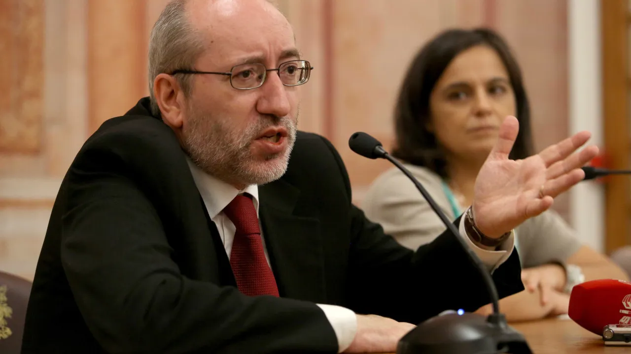 António Filipe advocates tax support for micro, small and medium-sized enterprises.