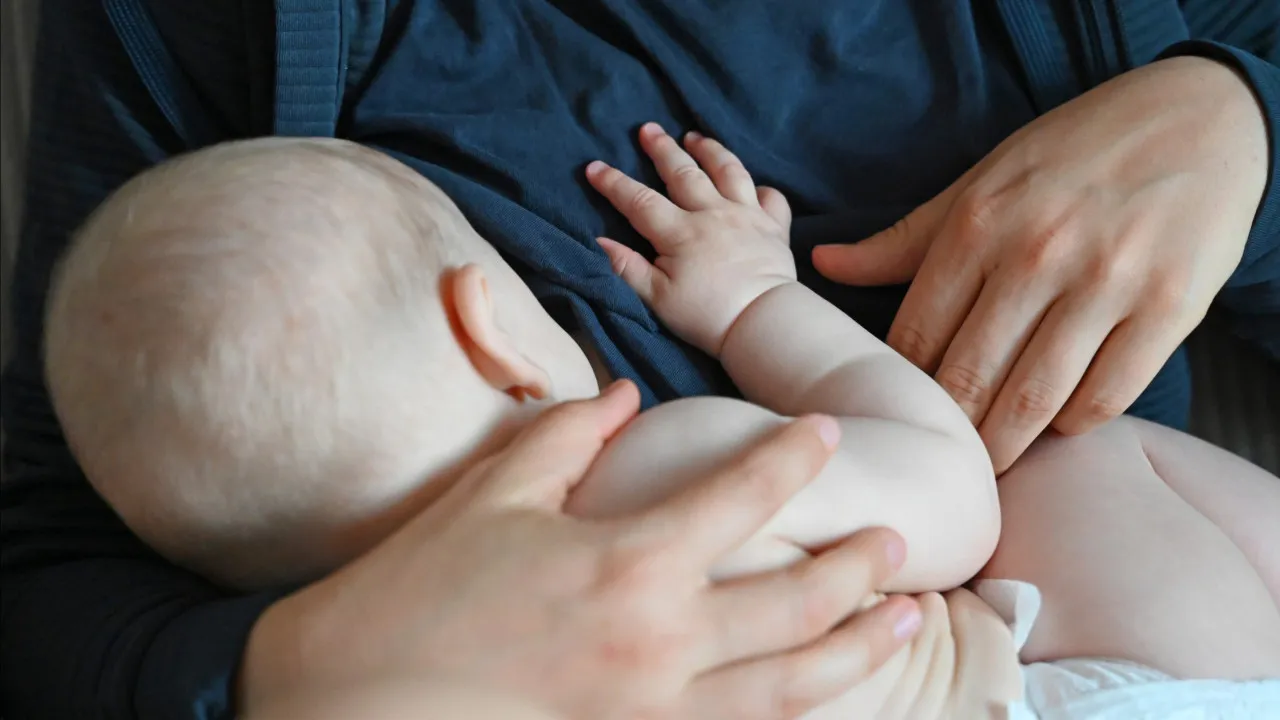 Associations condemn the Government's proposal for breastfeeding.