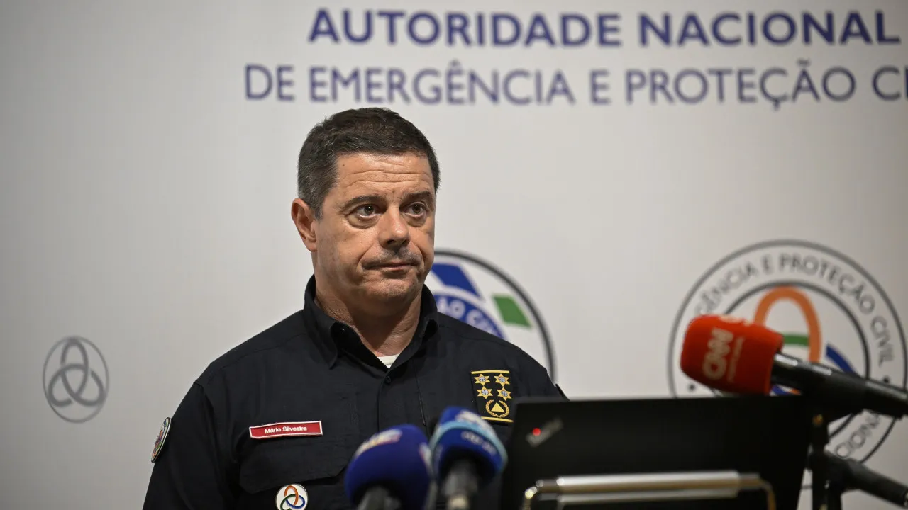 At dusk, the assessment: How many firefighters and which fires are most concerning