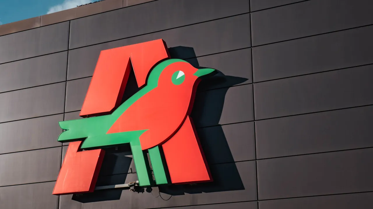 Auchan warehouse workers on strike on Thursday