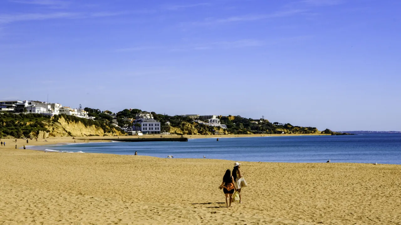 Authorities begin to inspect access and conditions of Algarve beaches