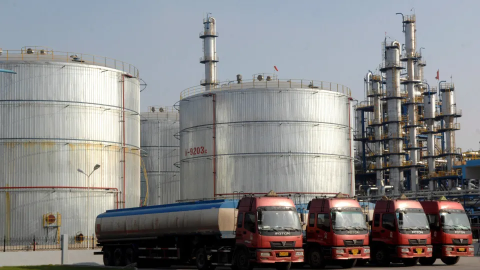 Brent crude for October delivery rises 1.23% to $68.05.