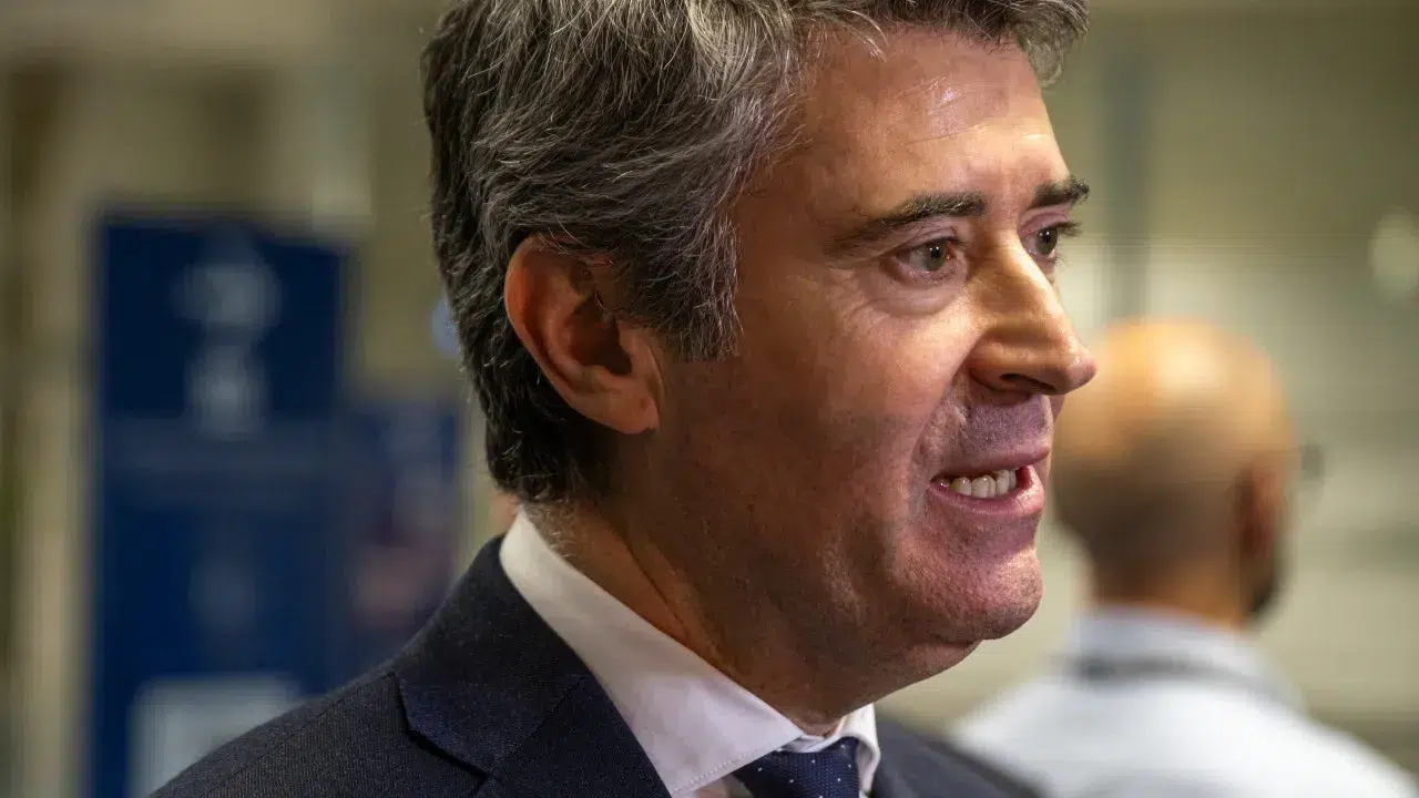 Carneiro expresses solidarity with firefighters for their "Herculean effort"