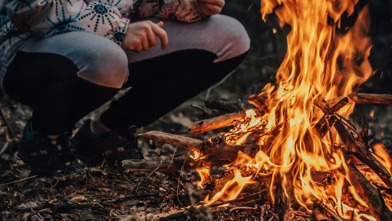 Caught red-handed for fire. Set a fire to melt copper wires.