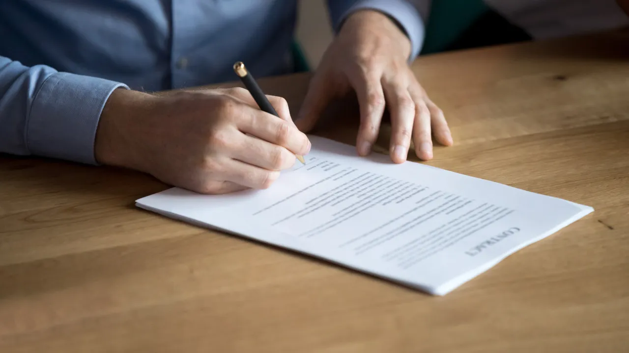 Changing fixed-term contracts? It makes them more flexible, but it will increase temporary contracts.