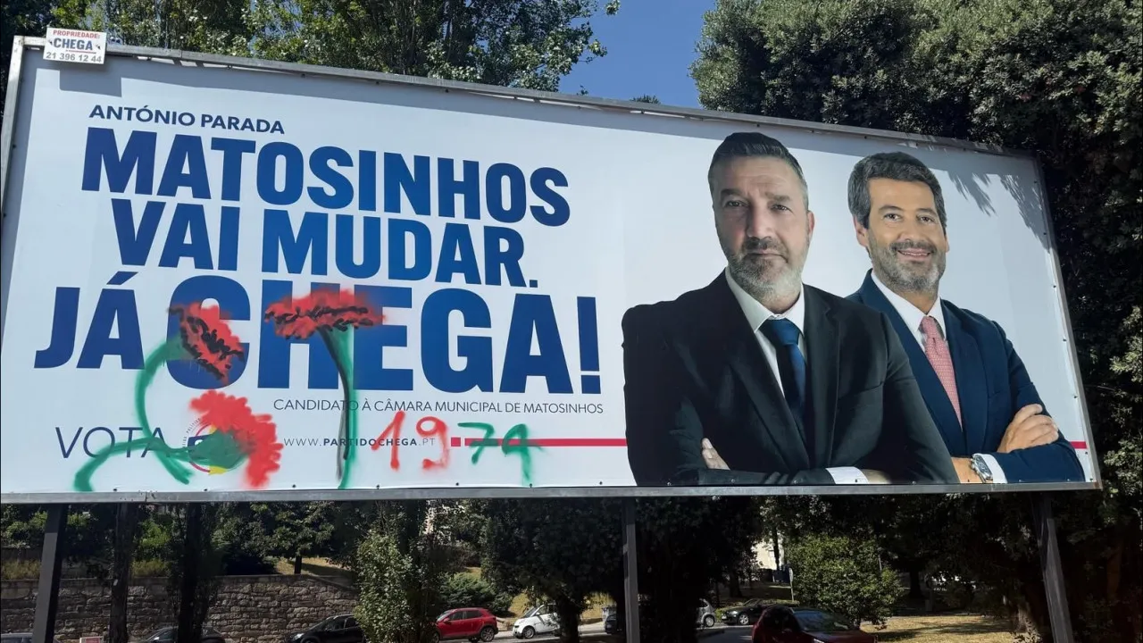 Chega files criminal complaint for vandalism of 'billboard' in Matosinhos