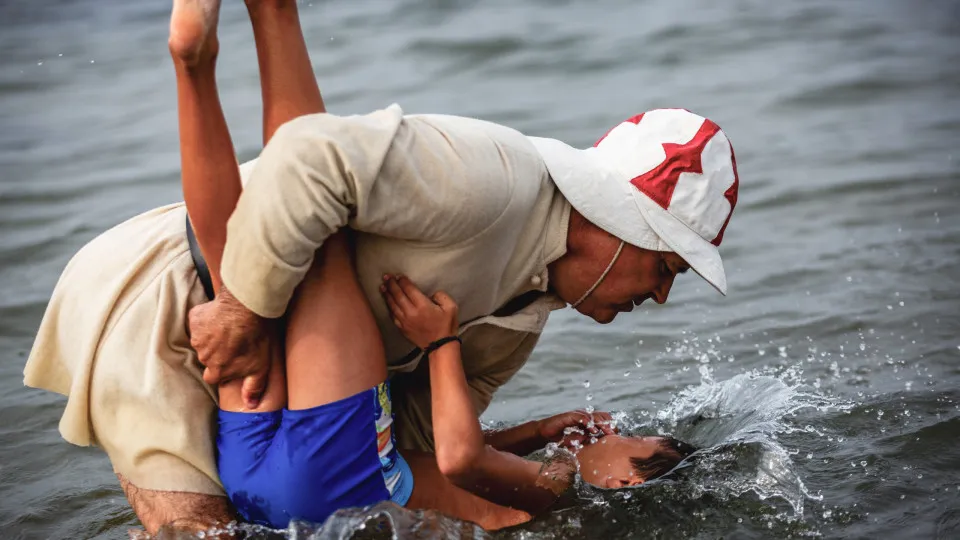 Children take 'Holy Bath' in Braga for protection from fear and diseases