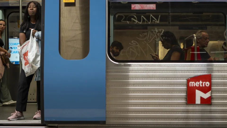 Circulation on the Blue Line of the Lisbon Metro with "disruptions"
