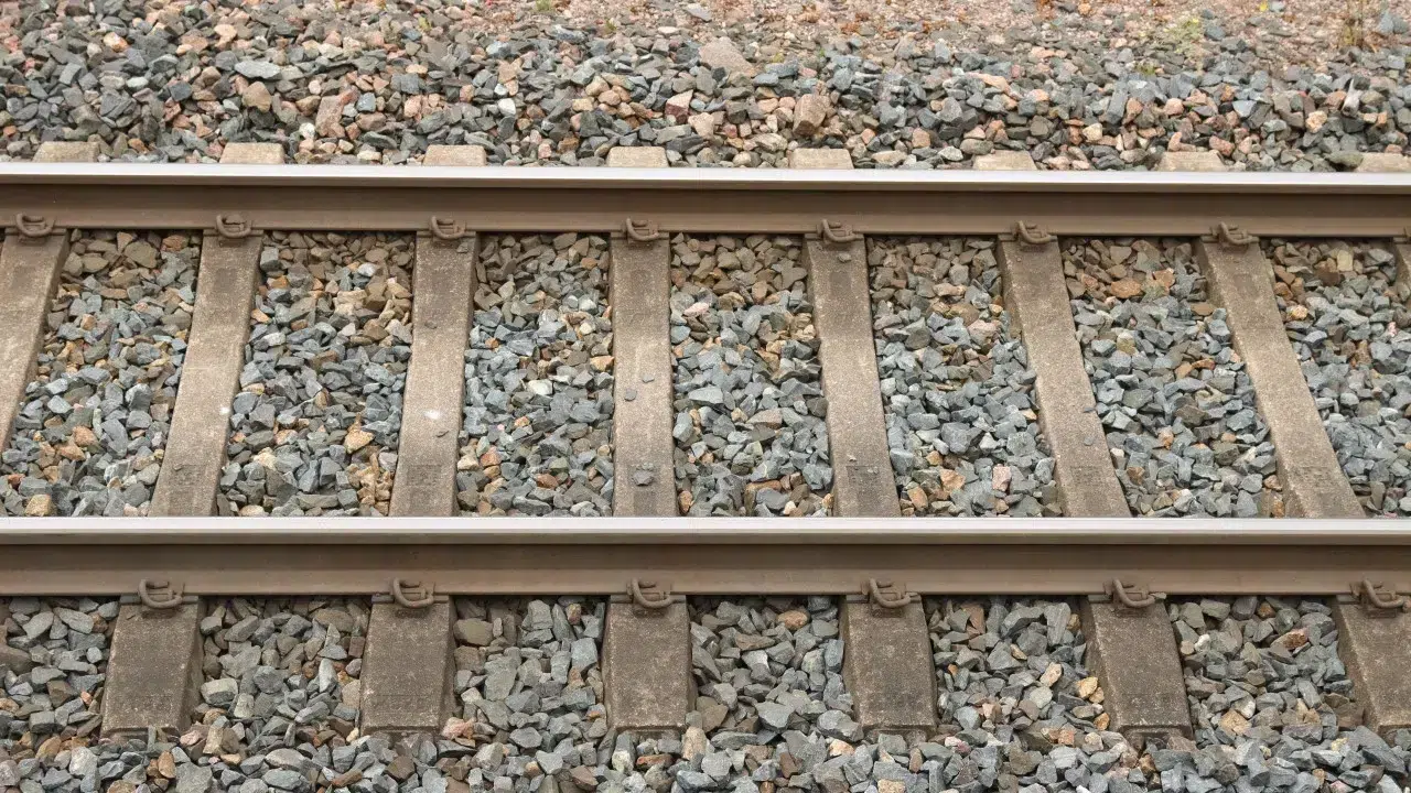Collision between train and vehicle suspends circulation on the Algarve Line