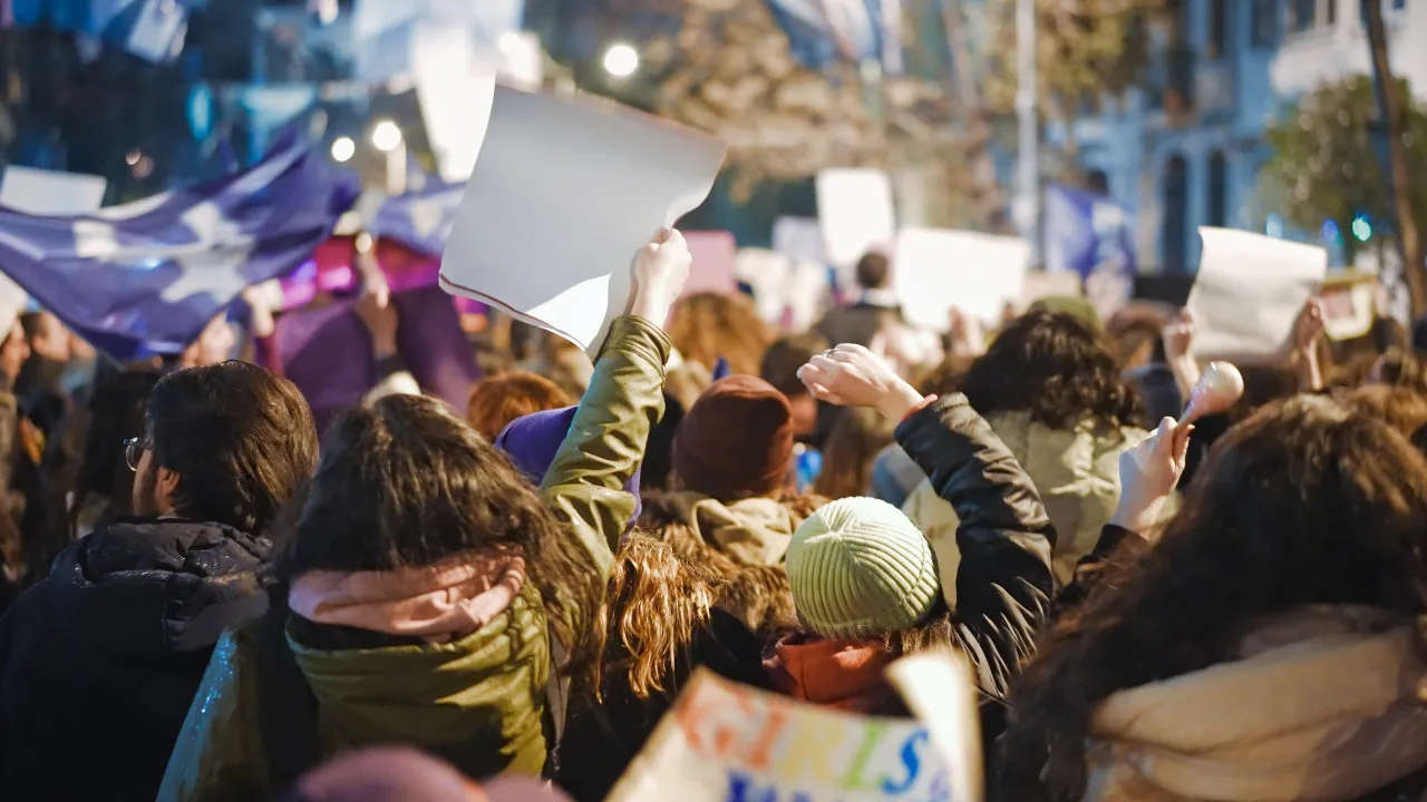 "Direct attack". Women's movement condemns labor changes