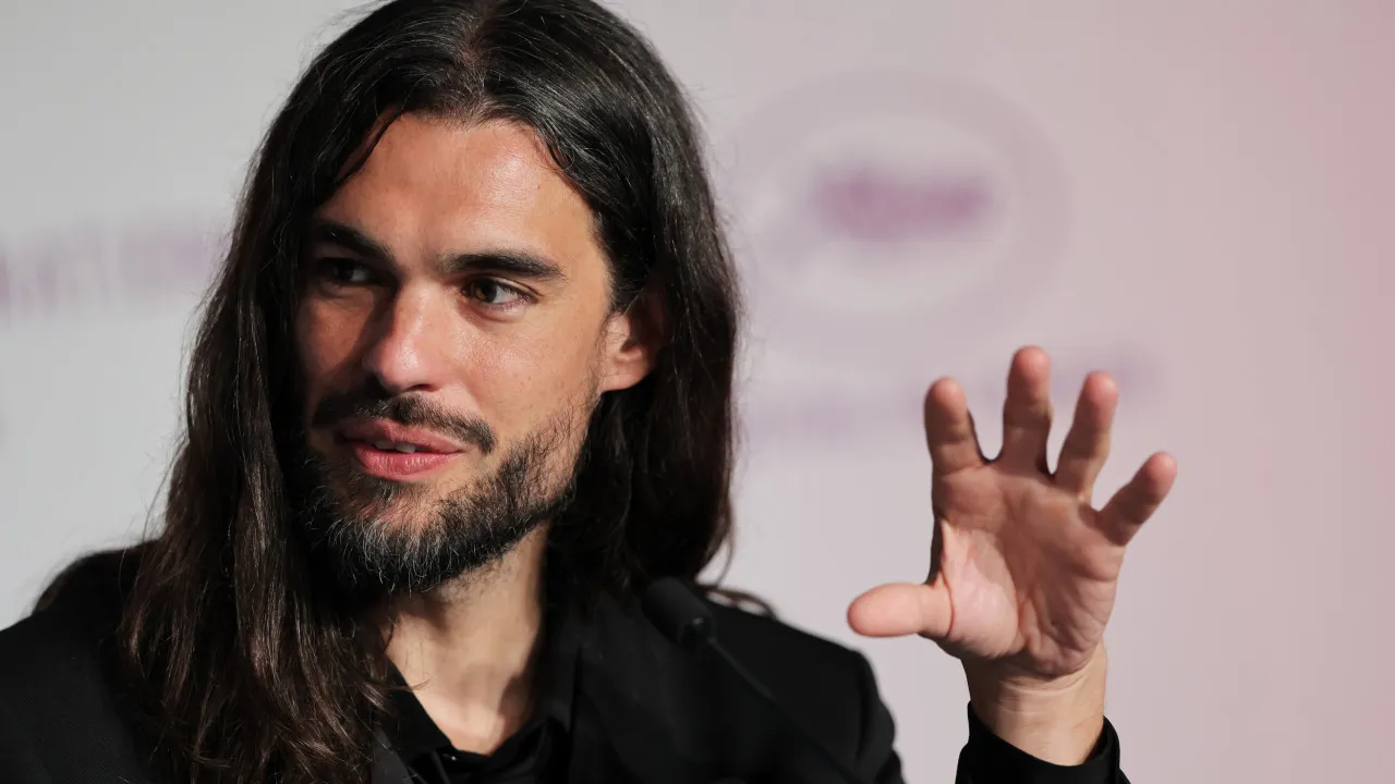 Director Óliver Laxe makes "extreme" films in search of introspection