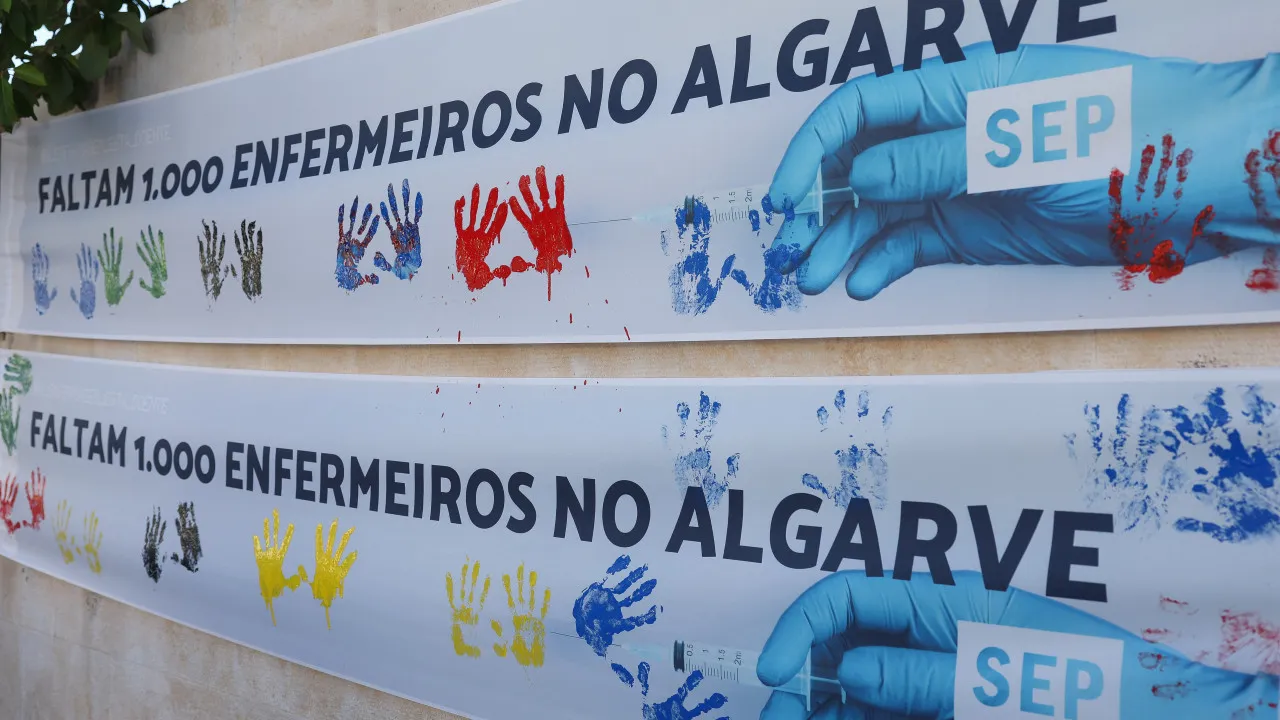 Doctors, nurses, and healthcare professionals on strike in the Algarve