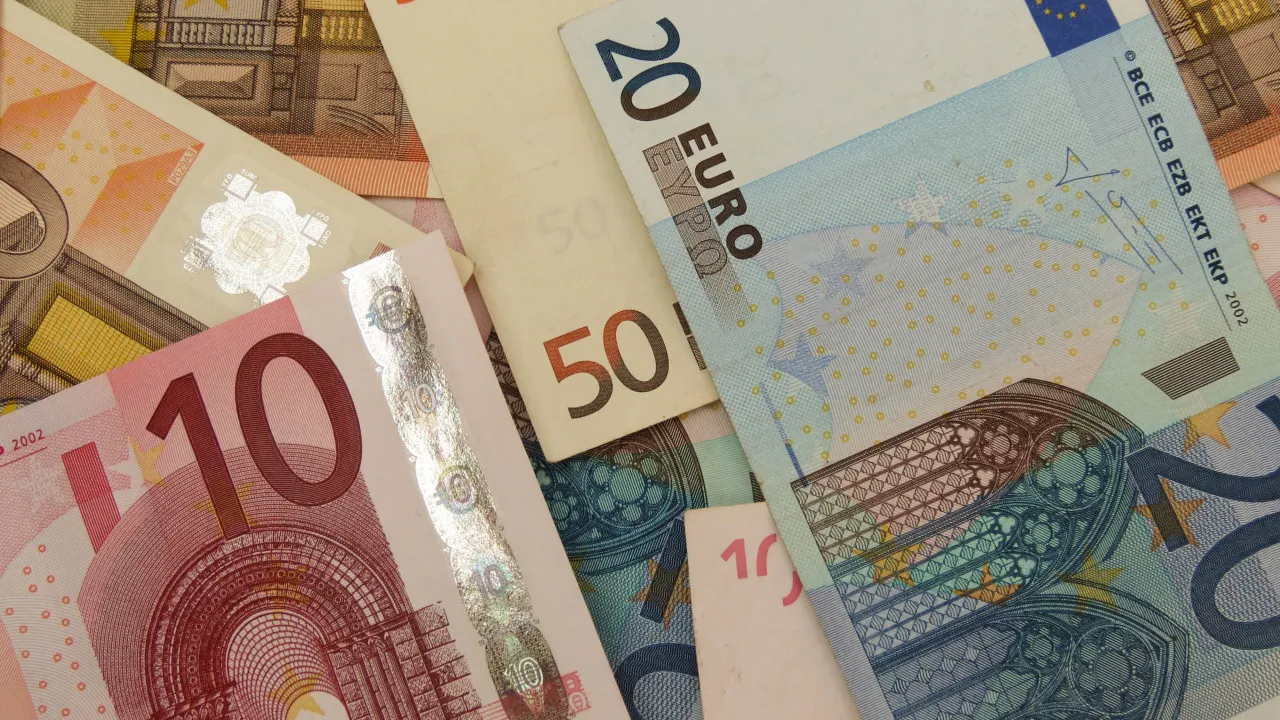 EU's trade surplus with the US falls by 48.1% in June