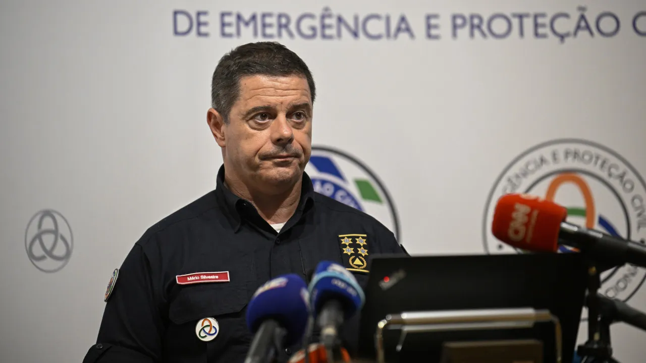 Fire Boss planes provided by Sweden "will only arrive on Monday"