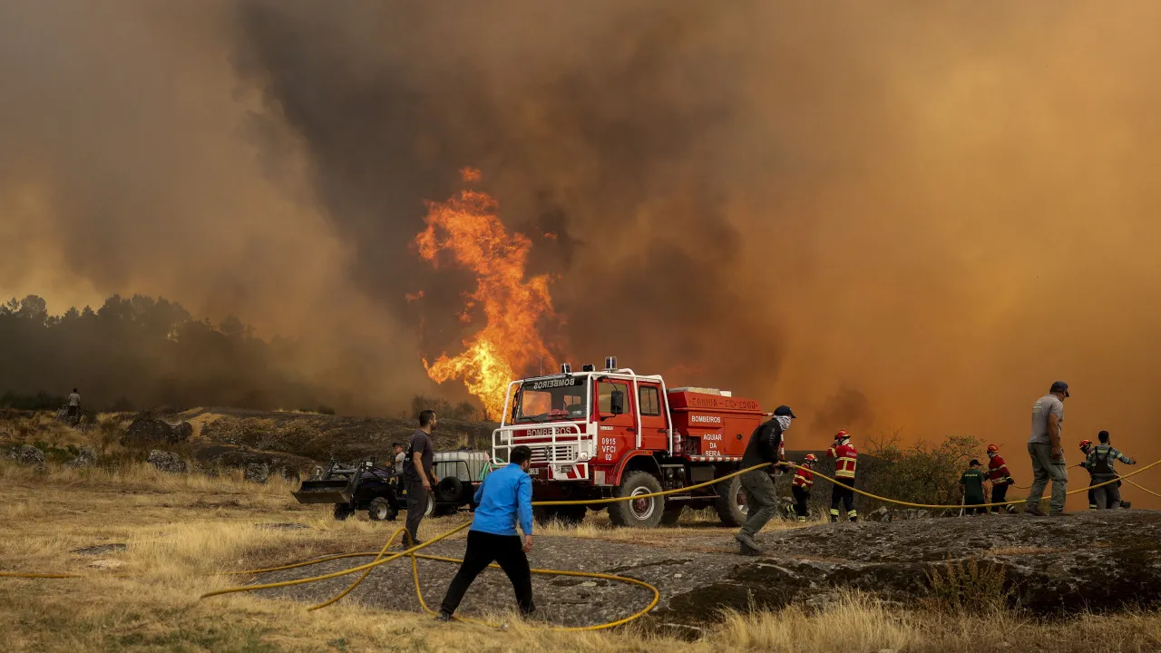 Fires have already consumed about 75,000 hectares. Worst year since Pedrógão
