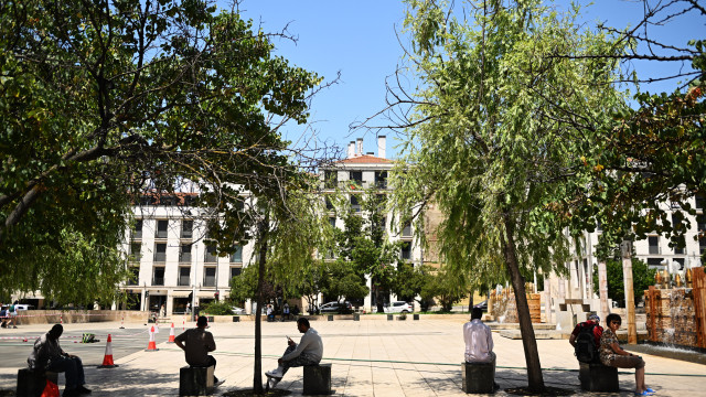 Foreigners? TC decides today. Government admits "adjustments," but will not give up.