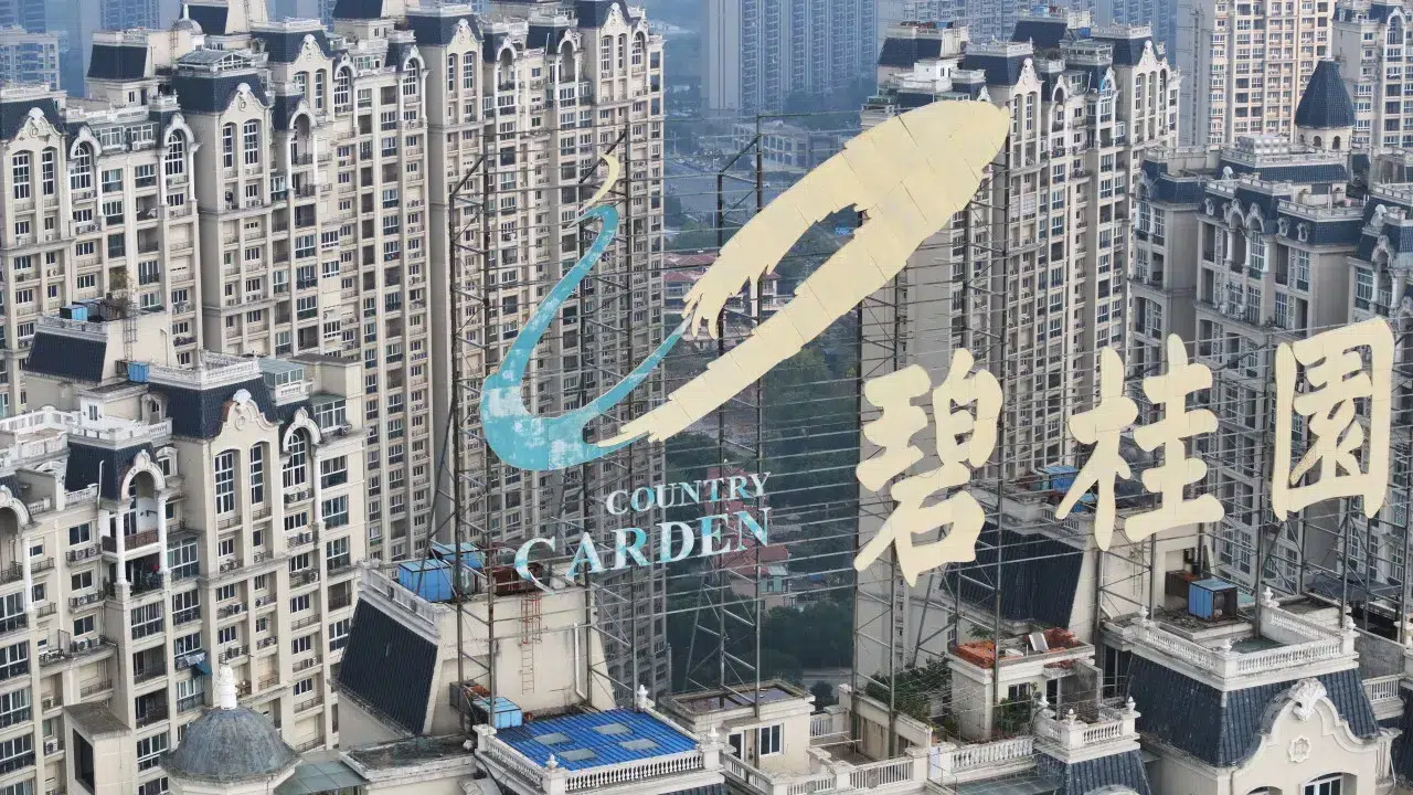 Highly indebted Chinese real estate giant reaches agreement with creditors