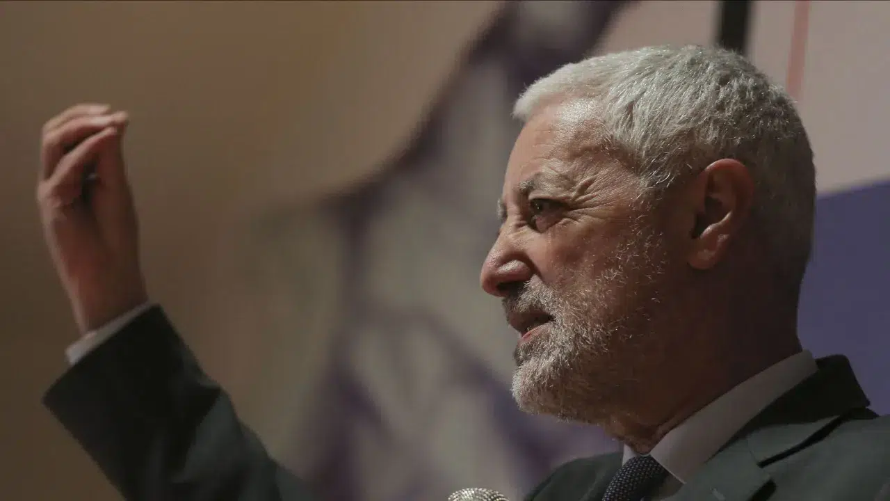 "I must not advance." Sampaio da Nóvoa takes himself out of the race for Belém.