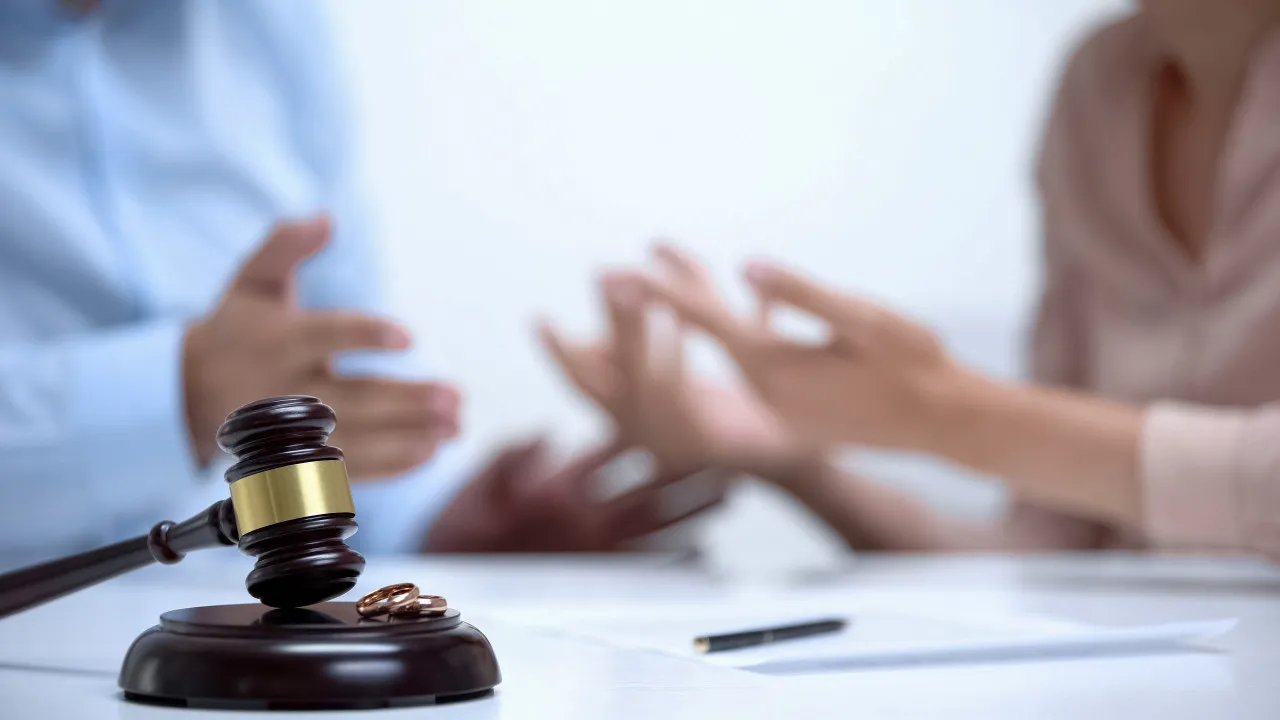 In the event of divorce... Until what age do children receive alimony?