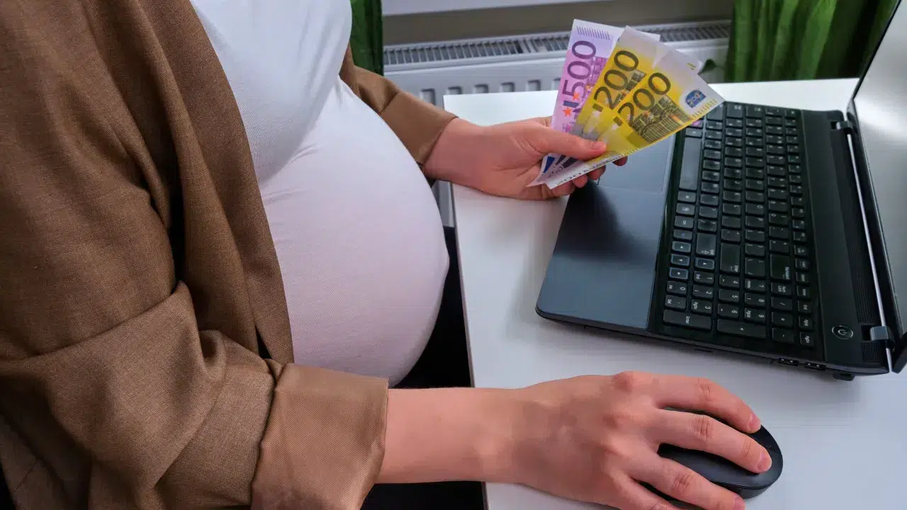 "It has never been so easy" to apply for prenatal allowance: Who is entitled to receive it?