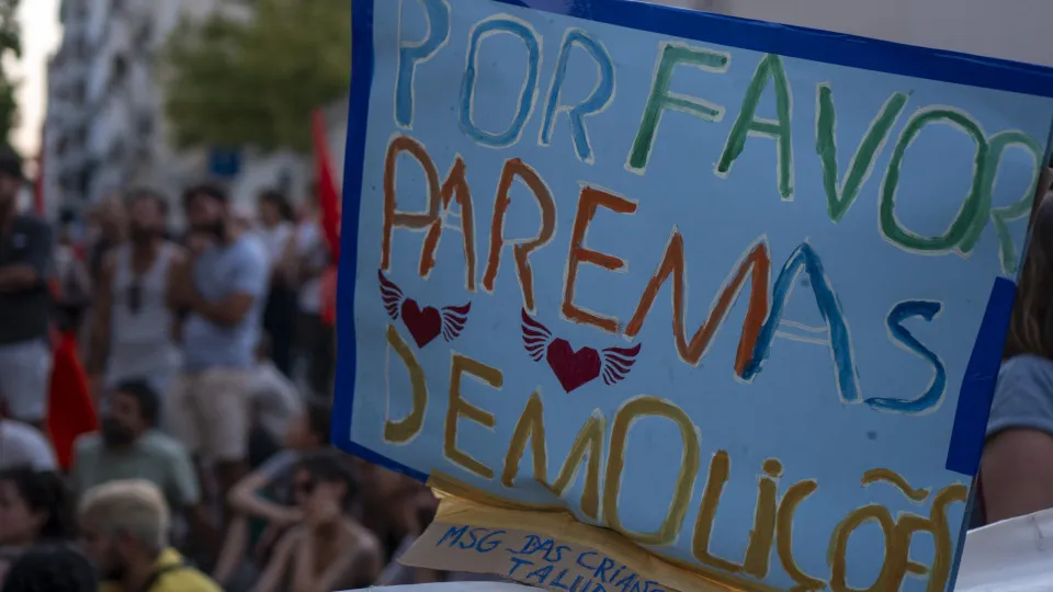 Loures suspends demolitions on the Talude due to a precautionary measure.