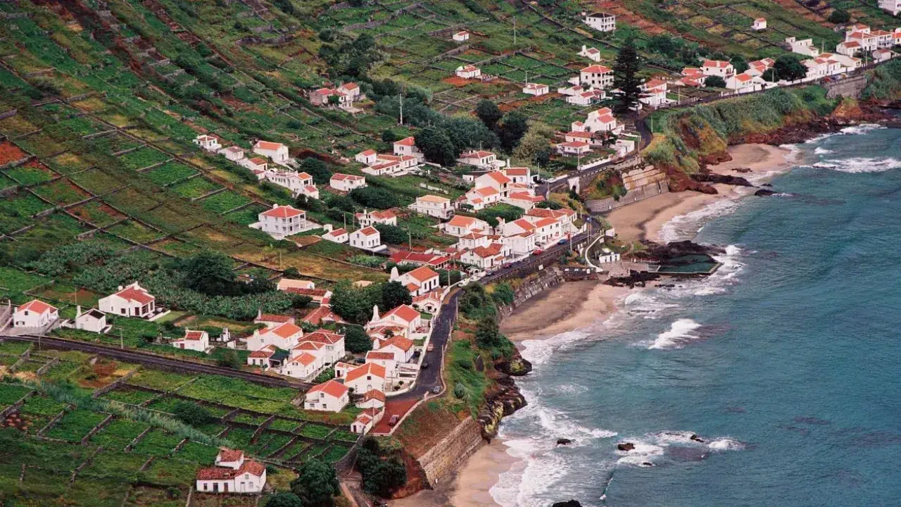 Magnitude 5.4 earthquake in the Azores with no damage or casualties