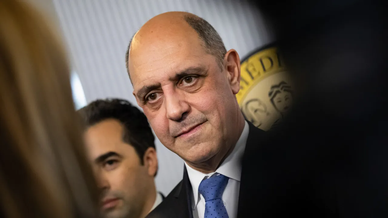Manuel Pizarro criticizes the decision made "in secret" about the Celta train.