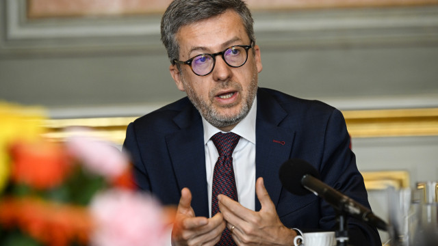 Municipal Police indeed cannot make arrests. Moedas "incredulous"