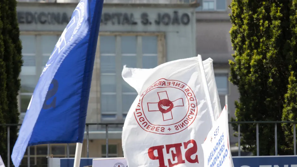 Nurses' Union accuses minister of managing the NHS with short-sighted navigation.