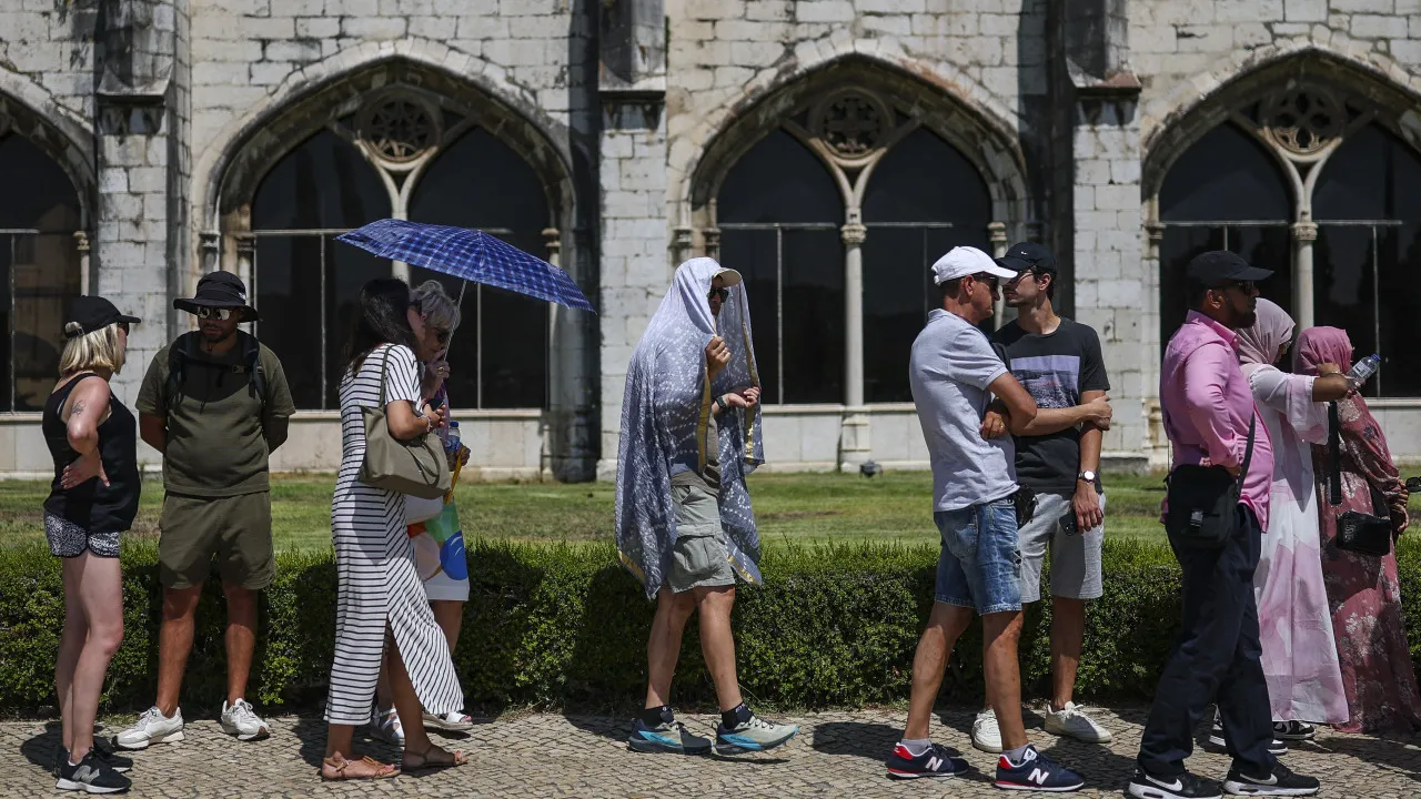Portugal registered almost 10,000 deaths in July, 759 more than in June.
