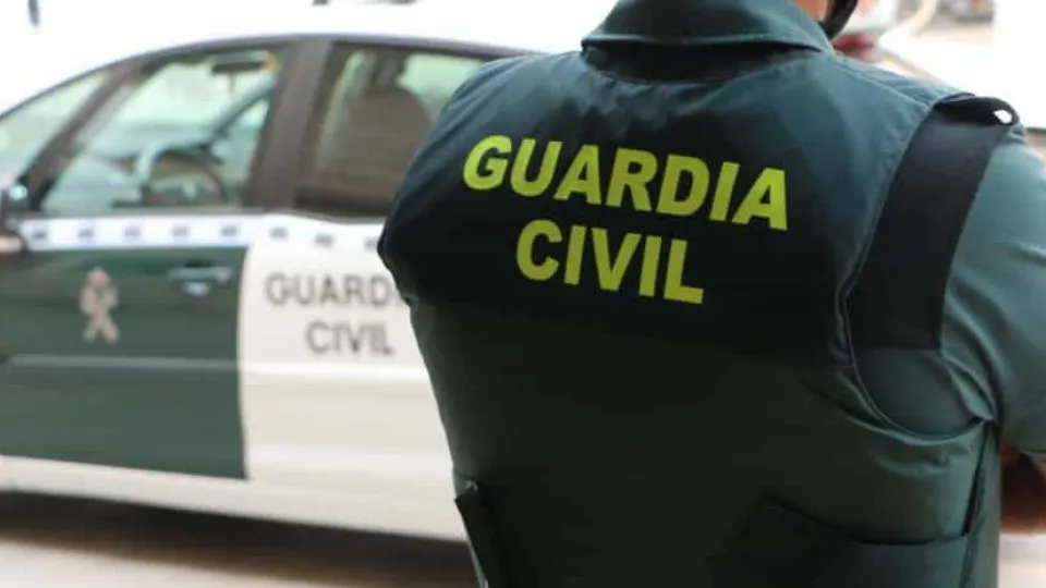 Portuguese woman injured in fatal accident between motorcycles and ambulance in Spain