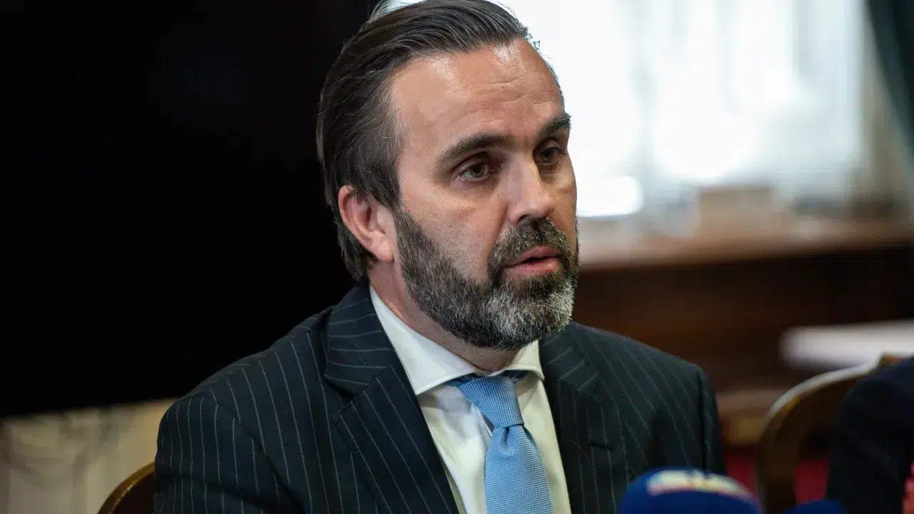 President criticizes absence of the Executive Board at a critical moment for the SNS