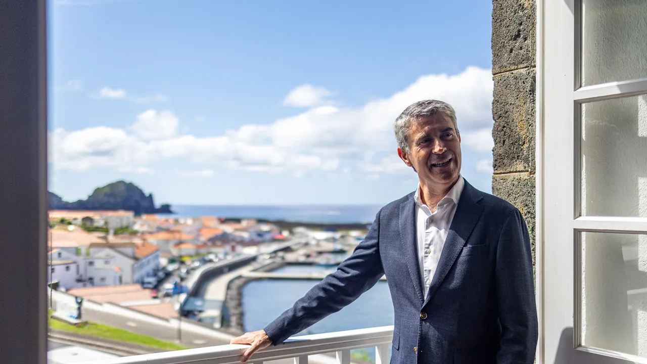 PS leader will travel along National 2 to "listen and give voice to Portugal"