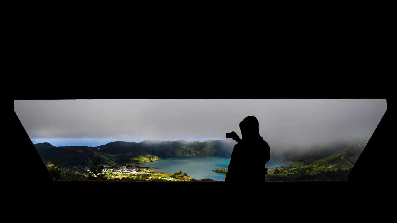 Searches for missing person in São Miguel lagoon suspended (no results)