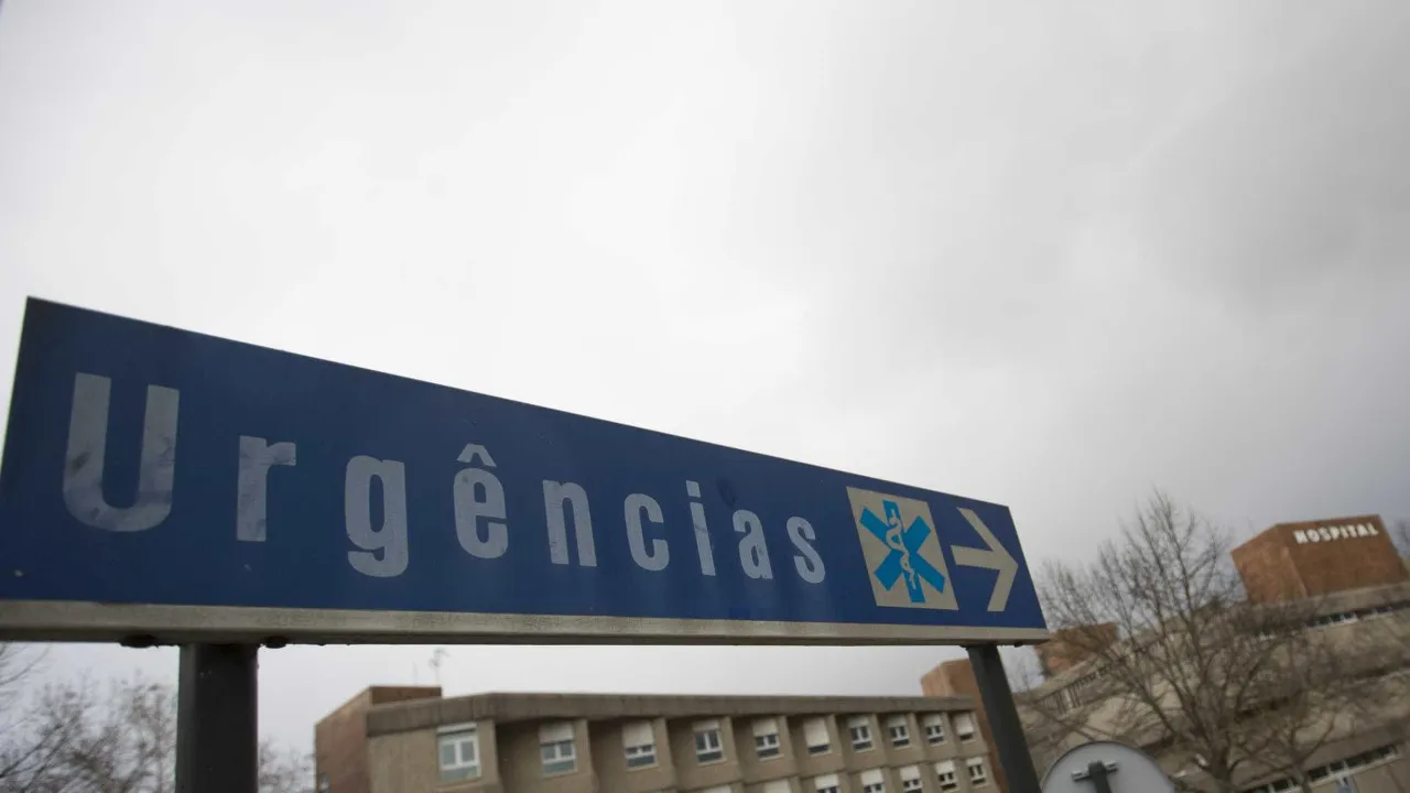 SNS with 5 emergency services closed on Saturday and 6 on Sunday. Which ones?