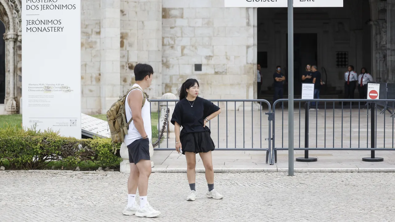 Strike of museum workers with high participation (but little impact)