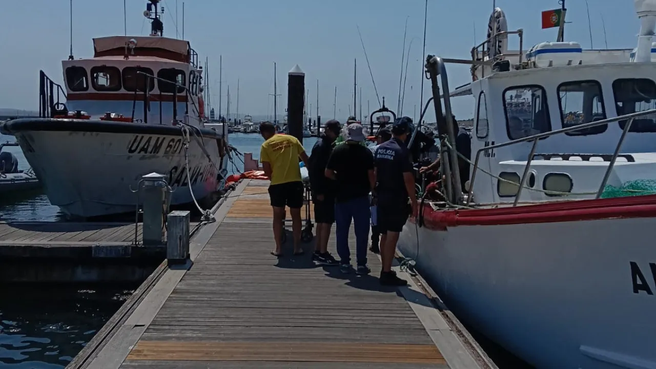 "Strong chest pains." Fisherman assisted and rescued in Peniche