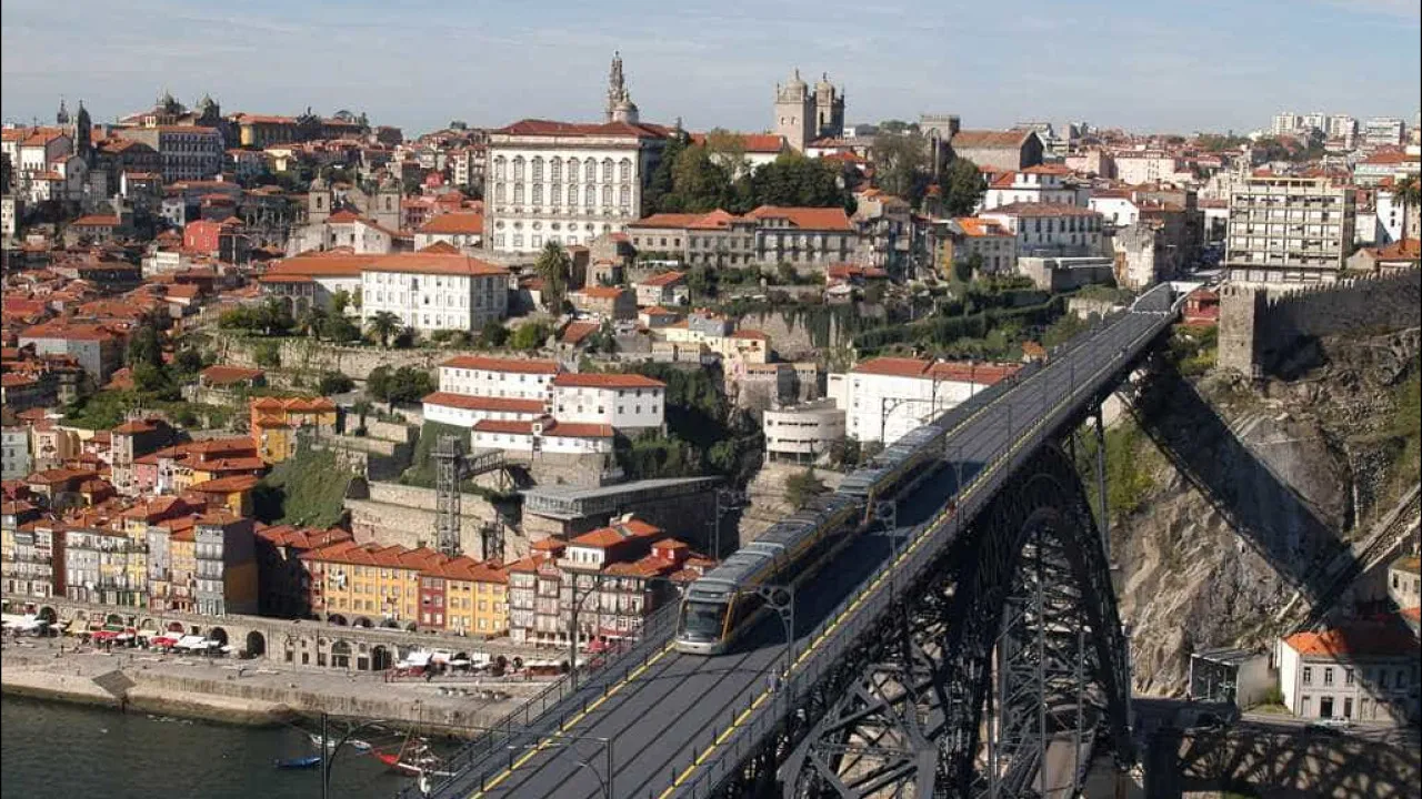 Students from Porto send proposals to the parties for the region