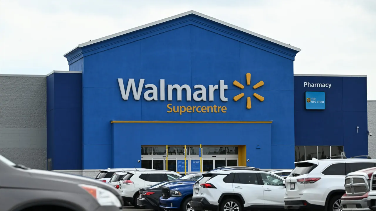 Tariffs. Major US retailers halt imports from India