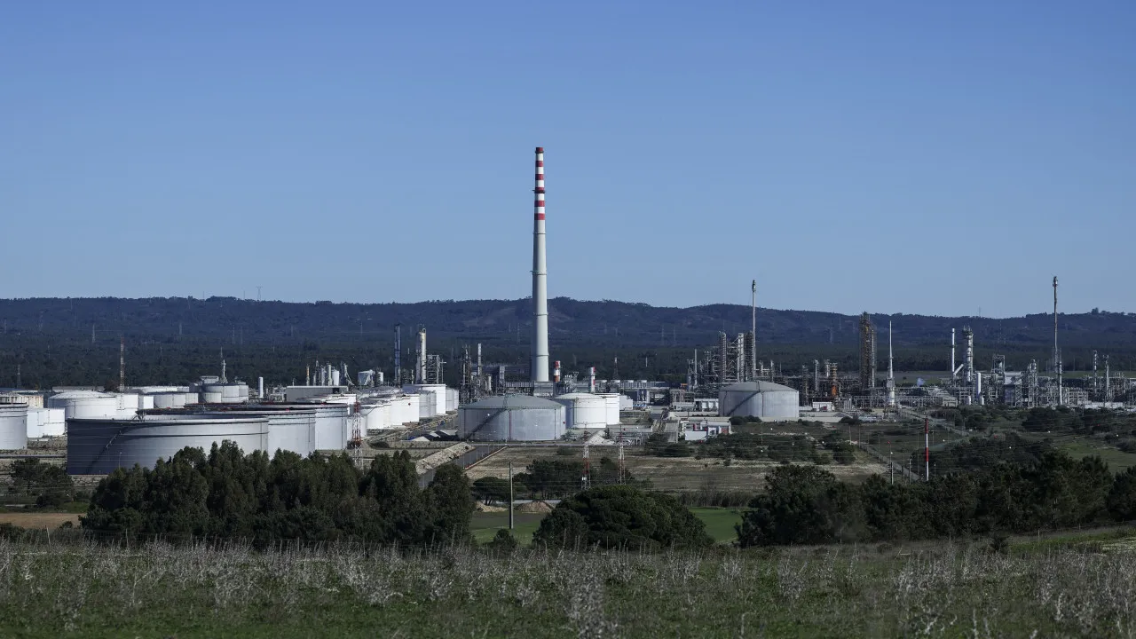 Ten of the country's biggest polluters reduced emissions, but Galp increased.