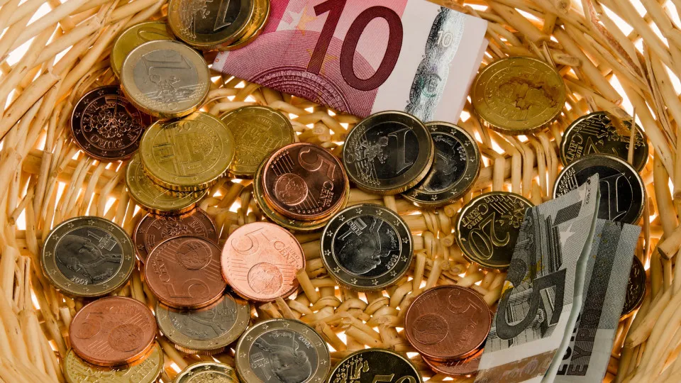 Thief caught by locals robbing church. He carried €4,450 in cash.