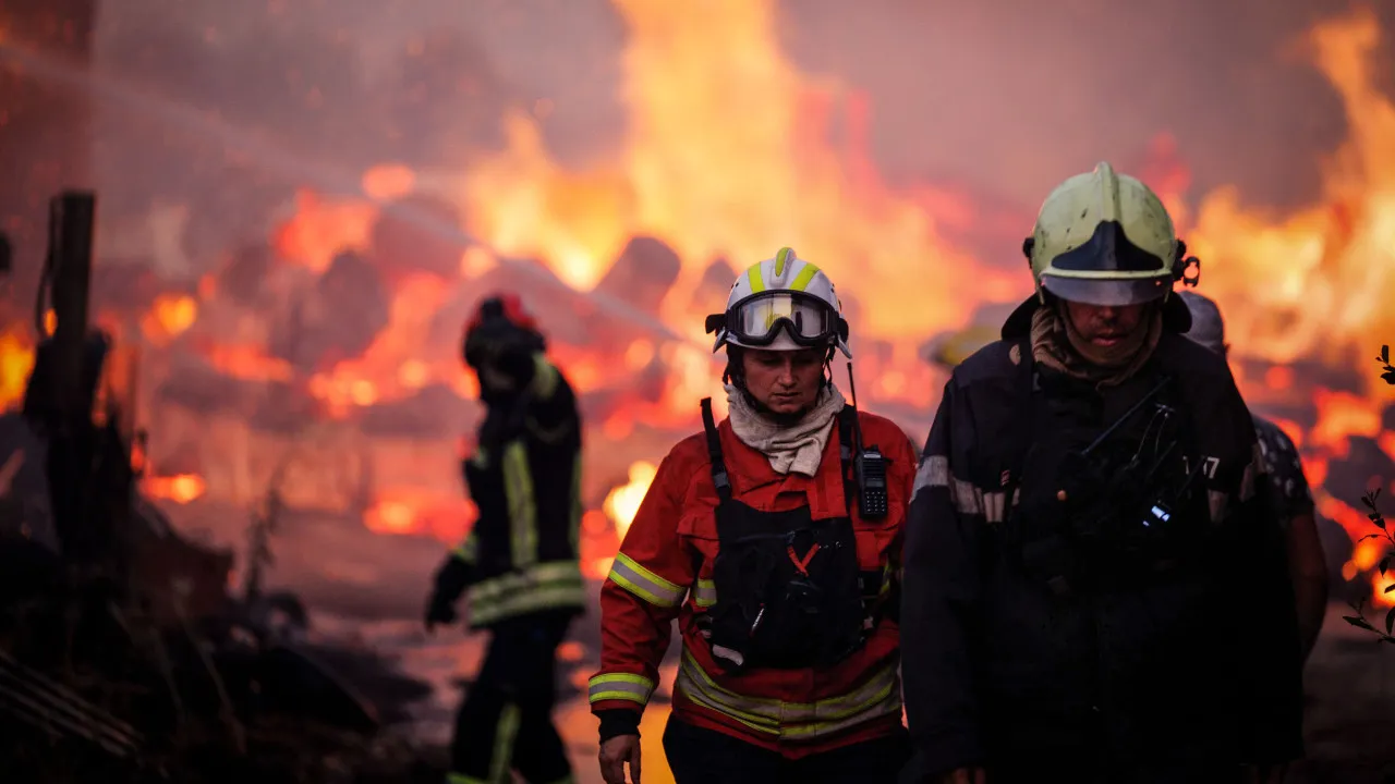 Today, 63 new fires were reported, mobilizing 2,210 firefighters.